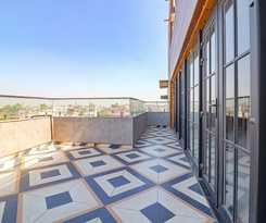 Hotel Fabhotel Grand Arya