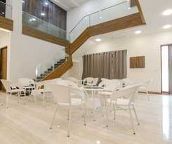Fabhotel Sky\'S Farm