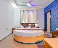 Fabhotel Raj Ratna