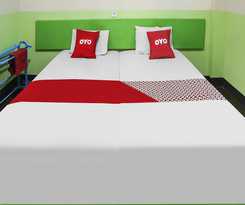 Hotel OYO 90825 Lizha 2