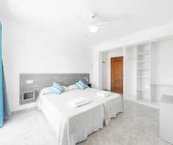 Hostal Cala Llombards