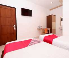 OYO 1251 Residence 8