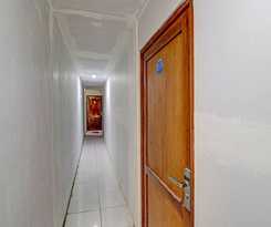 Hotel Capital O 91690 Moza Guest House