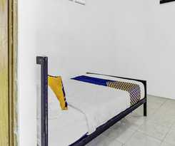 Hotel SPOT ON 90742 Kinanthy Homestay Syariah