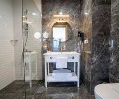 Mell City Suite Hotel
