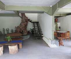 Hotel Habitat Hills by Makati