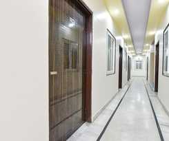 Fabhotel Golden Leaf Ii