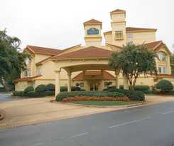 La Quinta Inn and Suites By Wyndham Atlanta Perimeter Medical