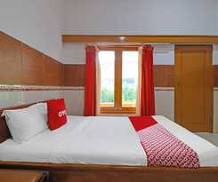 OYO 92533 Harjuna Guest House