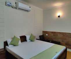 Harish Guest House -Railway Station Road