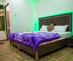 Goroomgo Assi River Guest House Varanasi