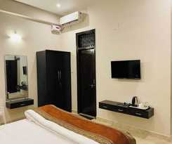 Goroomgo Banaras Homestay Varanasi