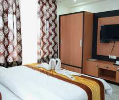 Hotel Fabhotel Pink Park