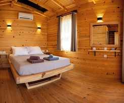  Goat Bungalow and Camping