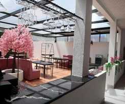 Amadora Boutique Hostel