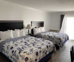 Hotel Ocean Surf Inn and Suites