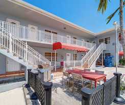 Silver Spray Motel