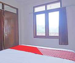 Hotel OYO 92966 Villa Bukit Awan