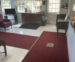 Budget Host Three Crowns Motor Lodge