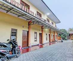 Hotel SPOT ON 93007 Guest House Lestari