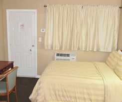 Hotel Village Inn and Suites