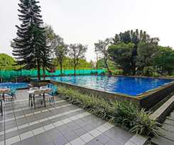 Hotel OYO Life 92774 The Edge Apartment By My Home