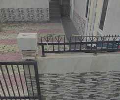 OYO Life 92780 Kost Bara