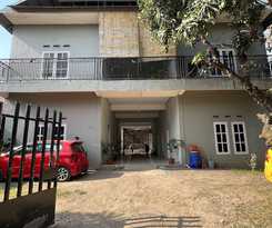 Hotel OYO 93137 Kost Maharaja