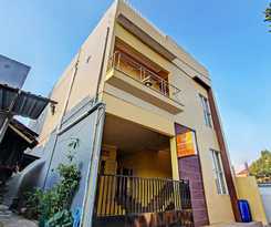 OYO 92792 Umi Rahayu Guesthouse