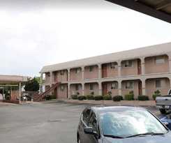 Hotel Cactus Inn and Suites