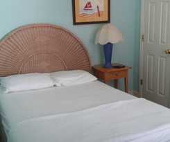 Hotel Pineapple Villas on Laguna Beach