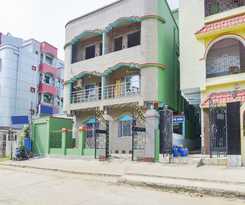 Hotel OYO 14884 Costarica Guest House