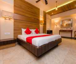 Hotel OYO 14699 Nakshatra Regency