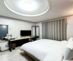Hotel Gumi Time