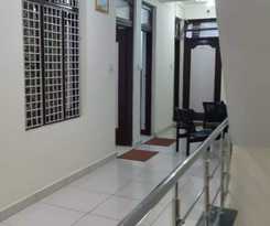Goroomgo Madhu Palace Katra