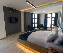  Sunrise Hotel
