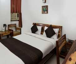 Hotel OYO 15995 Laavish Business