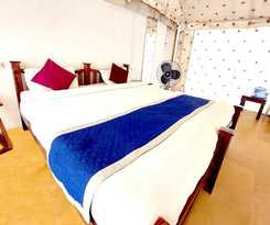 Hotel Sheesh Mahal Desert Camp
