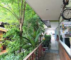 Hotel Ausgust Riverside Resort