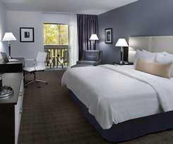 Hotel Toronto Don Valley and Suites