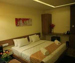 Hotel The Grand Raveta