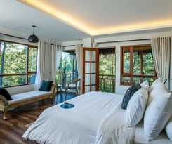 Hotel TIRA VILAGNA SUITES and SPA