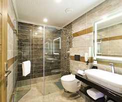 Hotel Justa Cliffend Resort and Spa, Mashobra