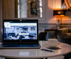 Amber Design Residence