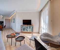 Hotel Marty\'s Beachfront Smart Homes