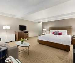 Hotel Coast Edmonton Plaza By Apa