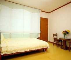 Hotel Donggang Village Caravan Pension