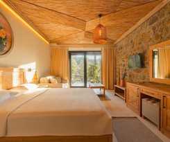 Izz Getaway – Adults Only