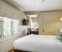 Hotel Oakhurst Inn