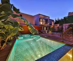 Pitoresk Otel